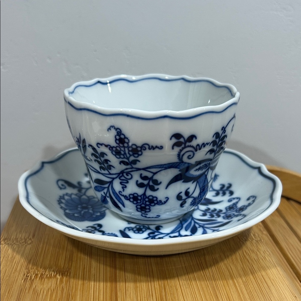 Blue Danube, Teacup and Saucer Set - Classic Floral Design - Picture 2 of 12
